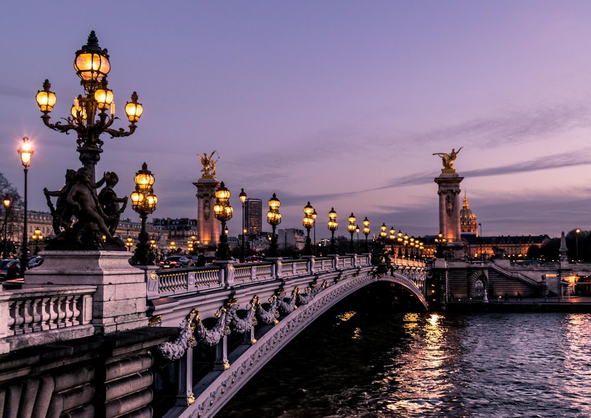 Romantic Paris Travel Guide